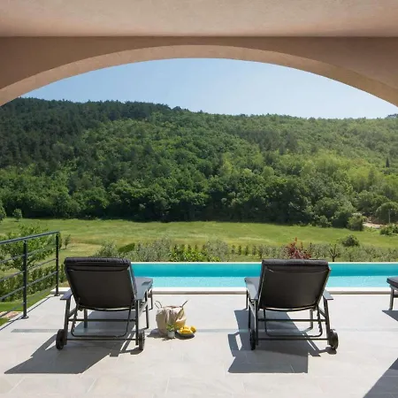 Casa de Férias With Pool Surrounded By Woods In Labin Labin (Istria)